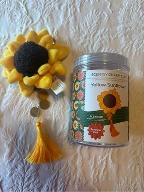 Scentsy Yellow Sunflower Charm Clip with Tassel